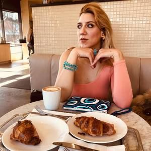 Meet your Posher, Nina